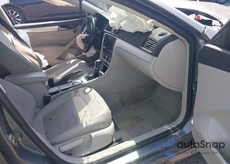 2013 Volkswagen Passat 2.5L Se из США, поврежденный, VIN 1VWBP7A34DC105406